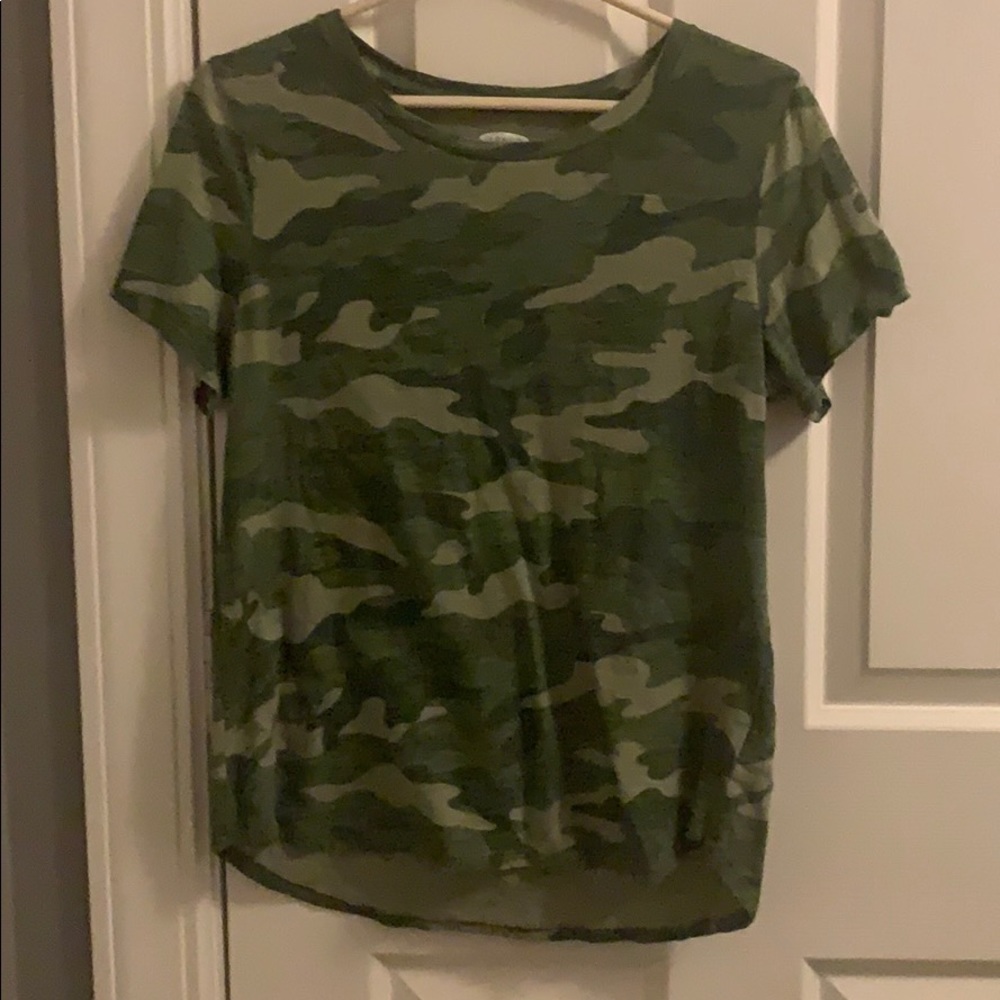 Camo scoop neck tee